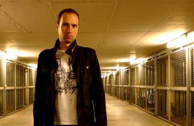 CIRCUS Showcase SATURDAY with. STEFAN GOLDMANN
