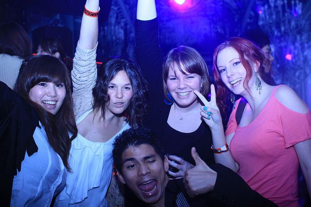 11/9(土)WhyNot!?国際交流パーティ＠Giraffe なんば