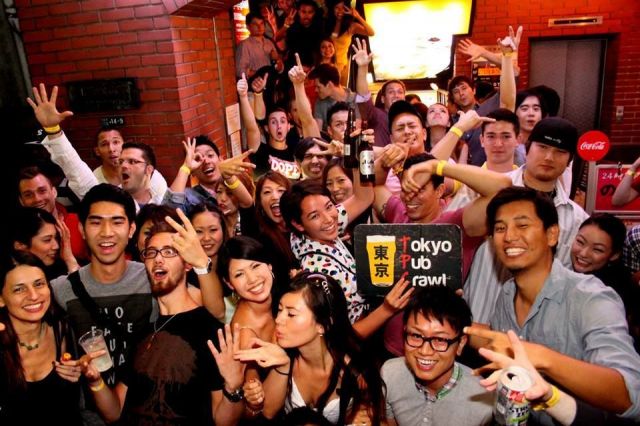White & Gold Pub Crawl Party (FRI)!