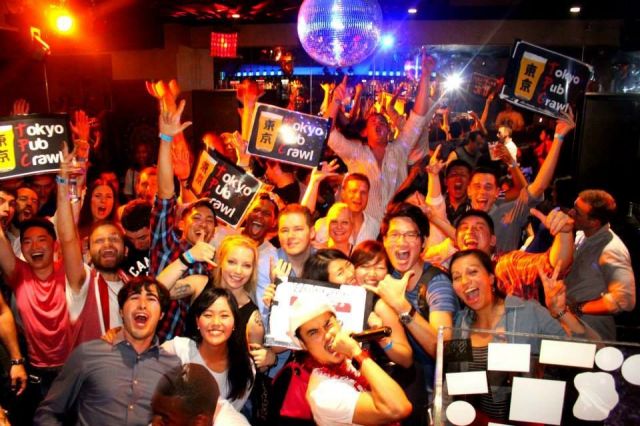 Pub Crawl in Tokyo! 1晩に4つのバー/クラブを巡る国際交流イベント！