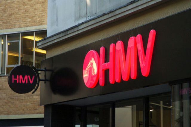 クリスマス前、イギリスHMVではタンテが毎分1台売れていた