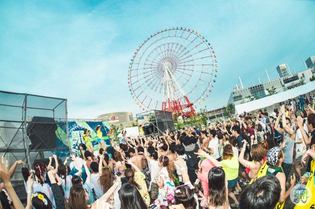 300メートルのウォータースライダーも登場。水遊び × 音楽フェス「Slide the City」開催決定