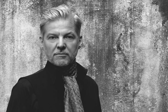 Kompaktの総帥Wolfgang Voigt、アンビエントライブをチャペルで開催